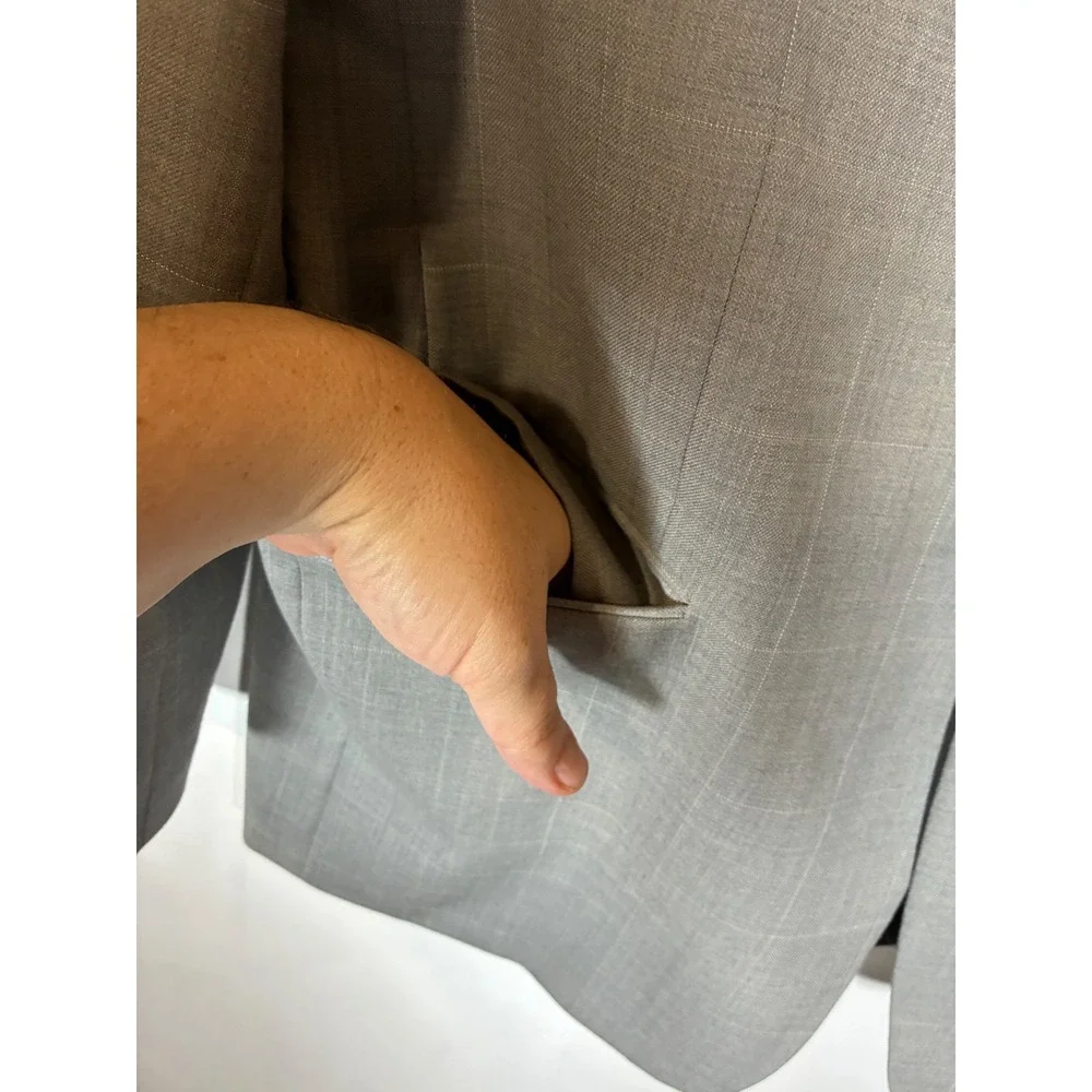 Jones New York Collection Men's Gray 100% Wool Plaid Blazer Sport Coat 2 Button